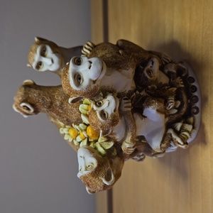 Harmony Kingdom "Family Reunion" Monkeys. Zookeepers Series